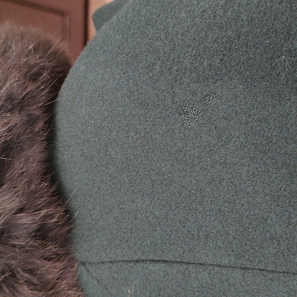 John Weitz Vintage wool coat with Rabbit fur trimmed hood - Picture 8 of 9